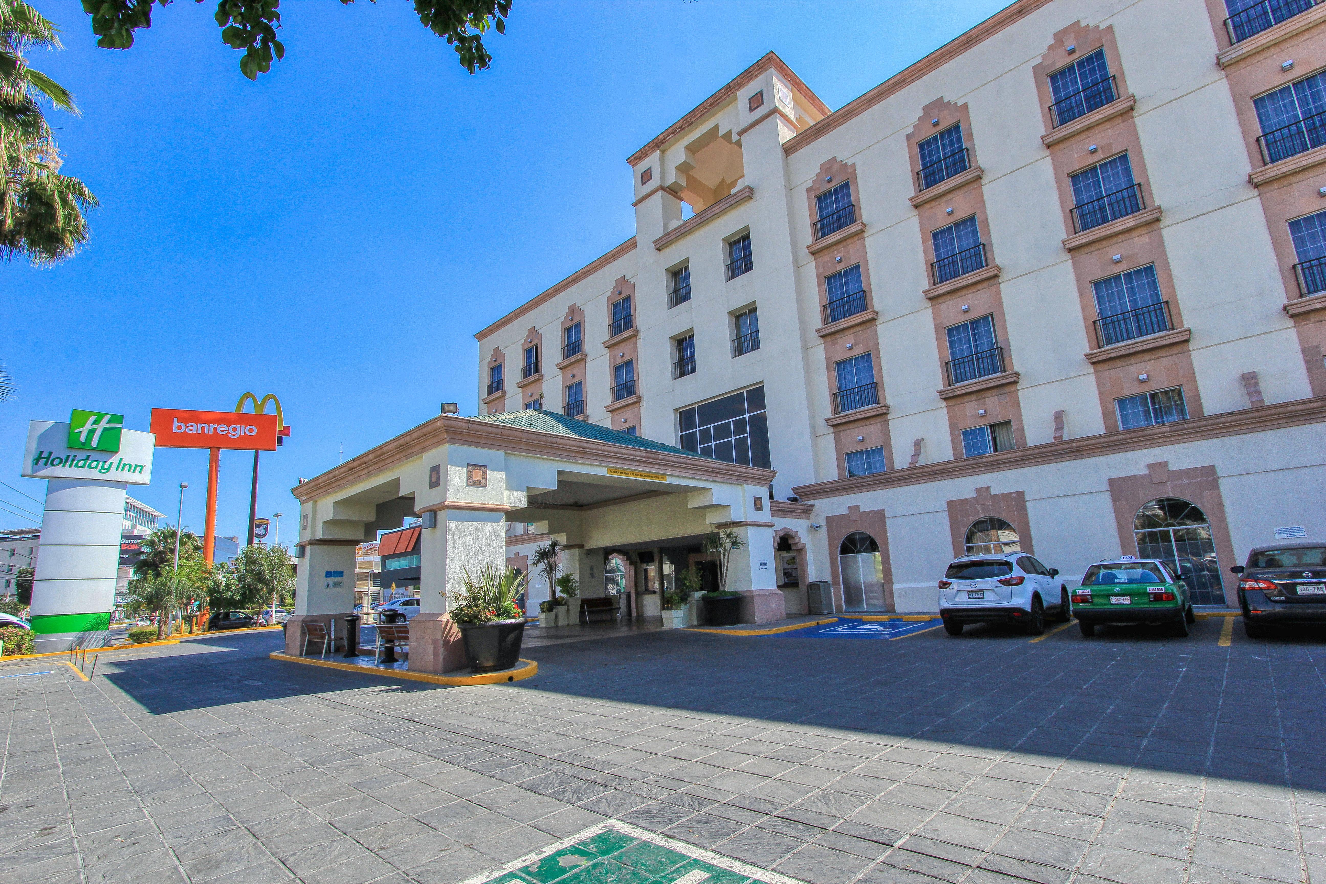 Holiday Inn Leon By Ihg Экстерьер фото