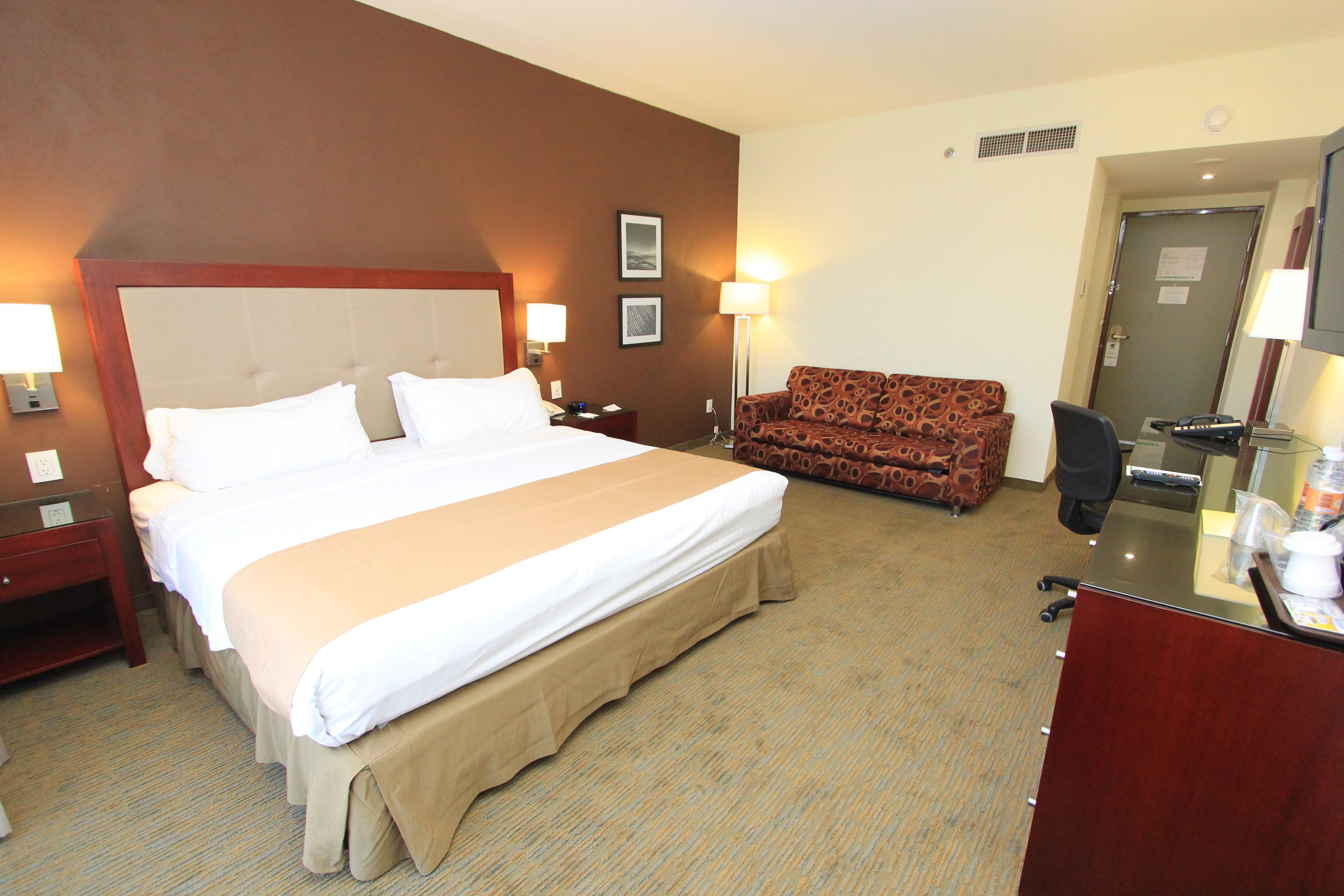 Holiday Inn Leon By Ihg Экстерьер фото