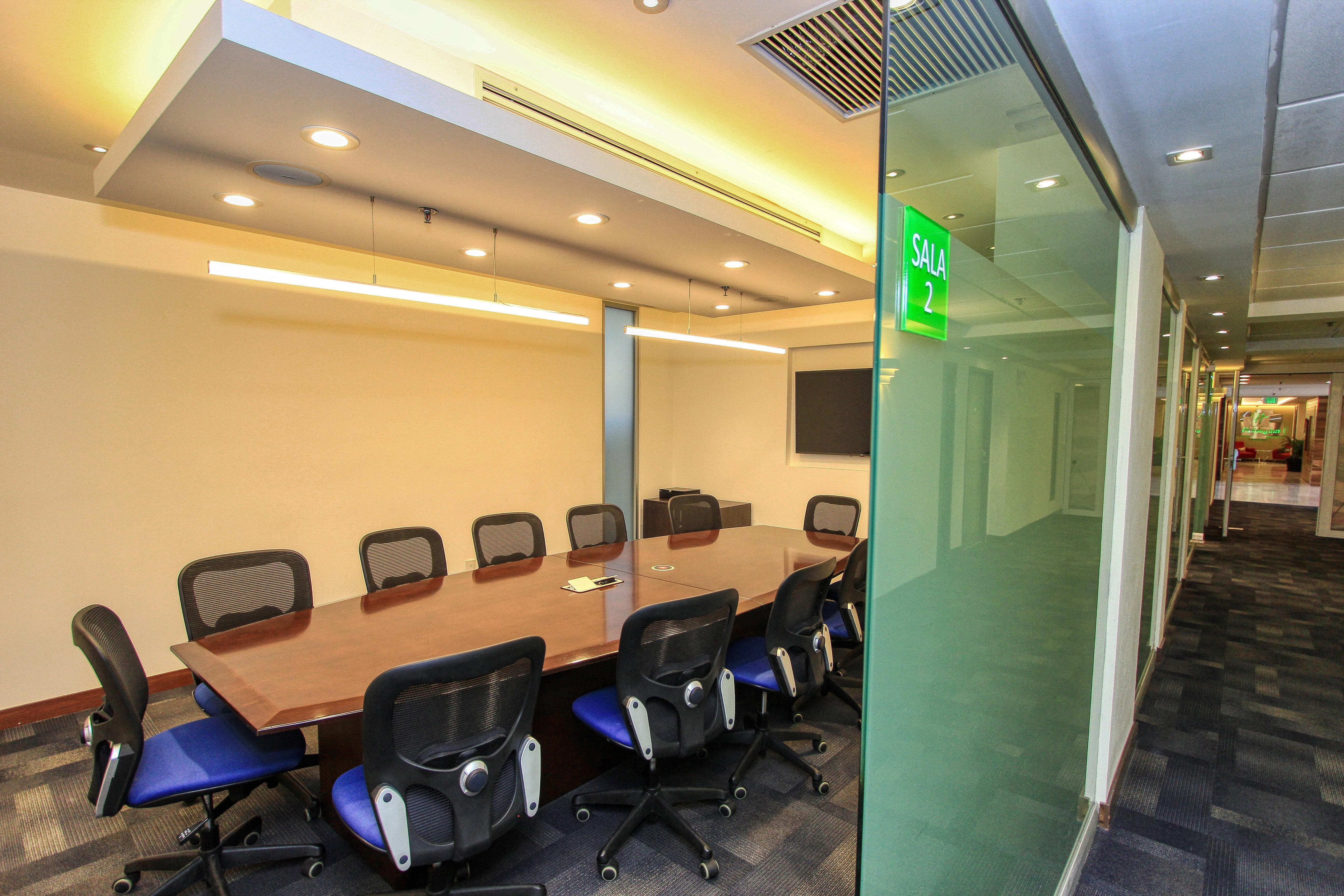 Holiday Inn Leon By Ihg Экстерьер фото