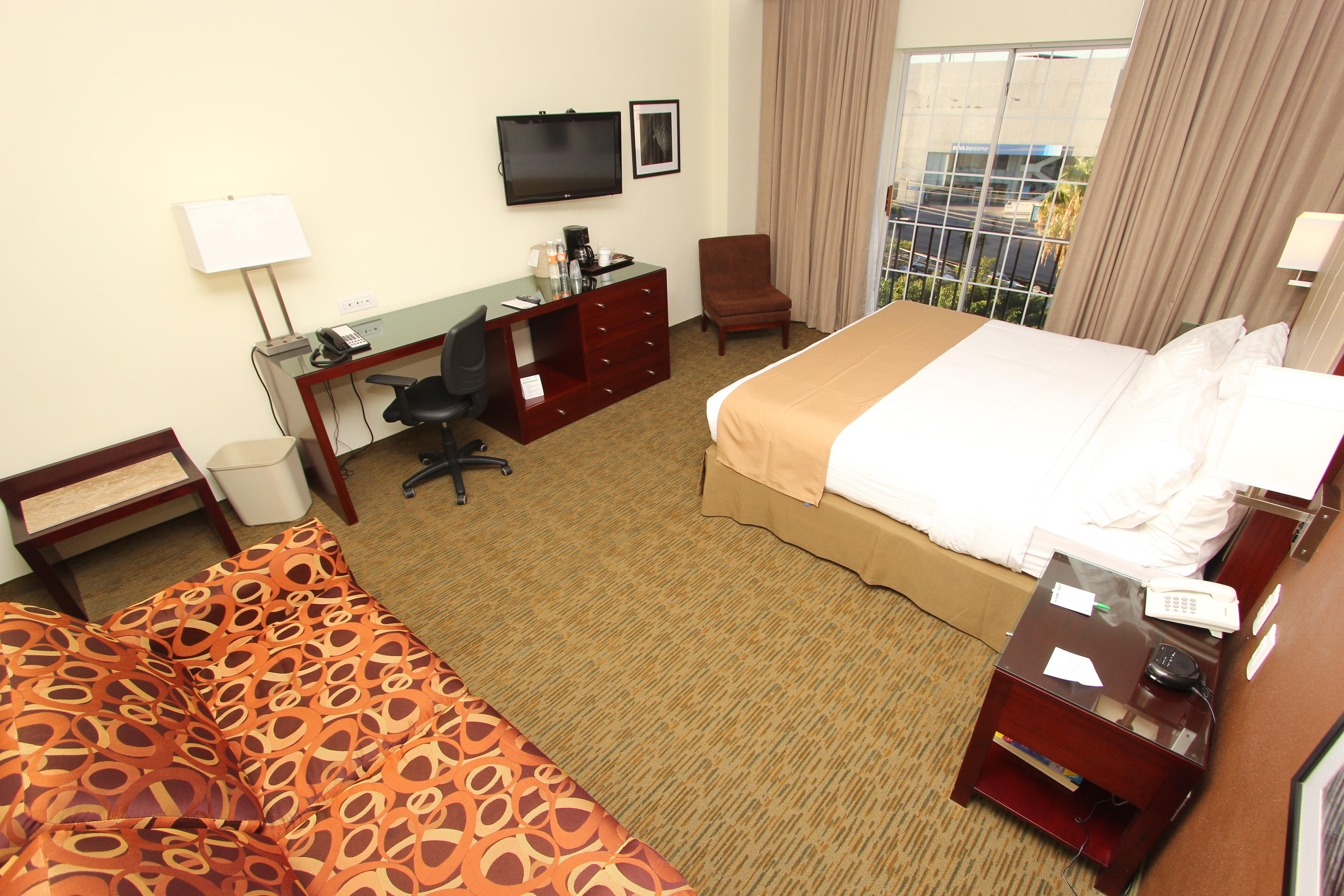 Holiday Inn Leon By Ihg Экстерьер фото