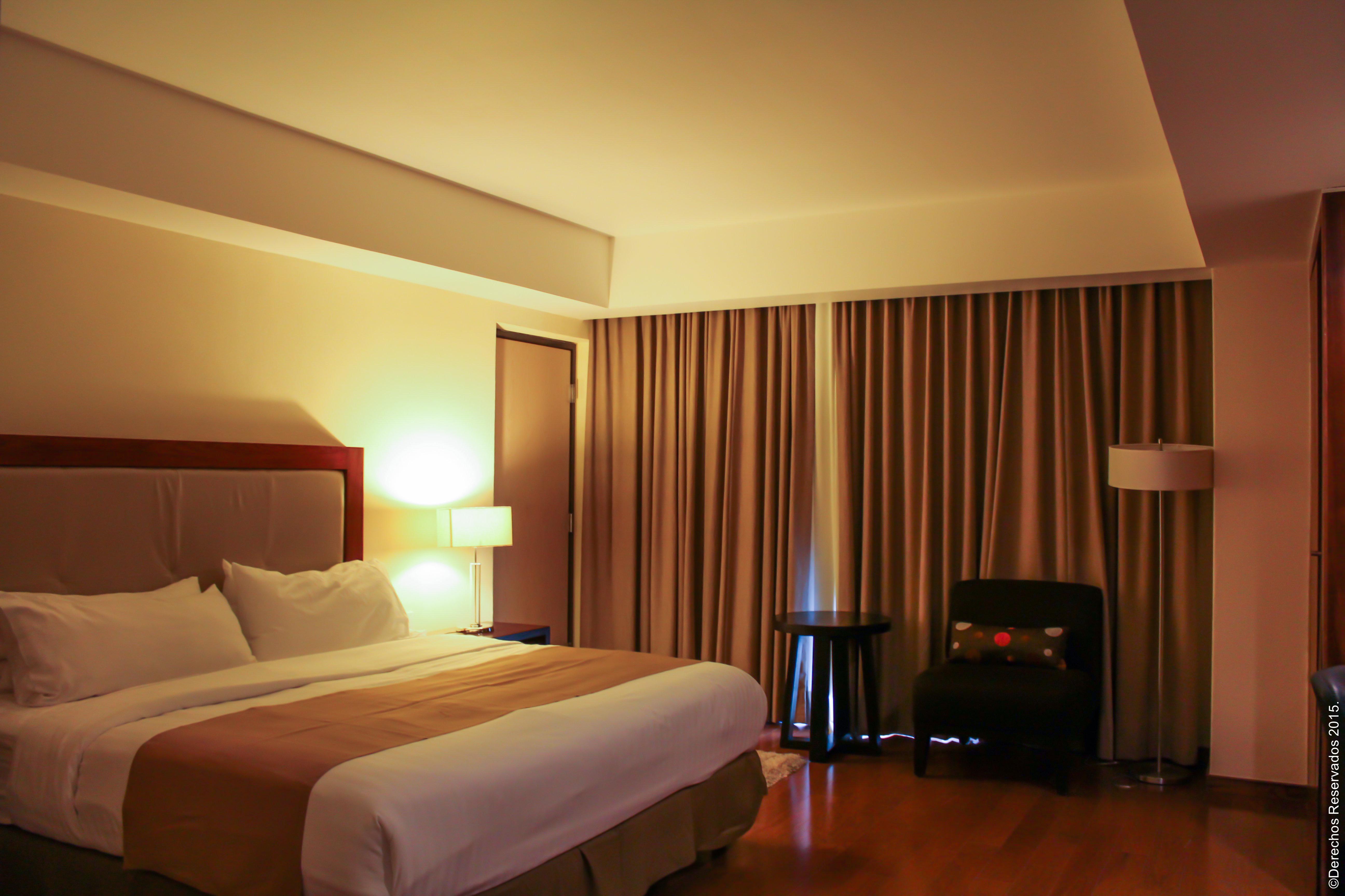 Holiday Inn Leon By Ihg Экстерьер фото