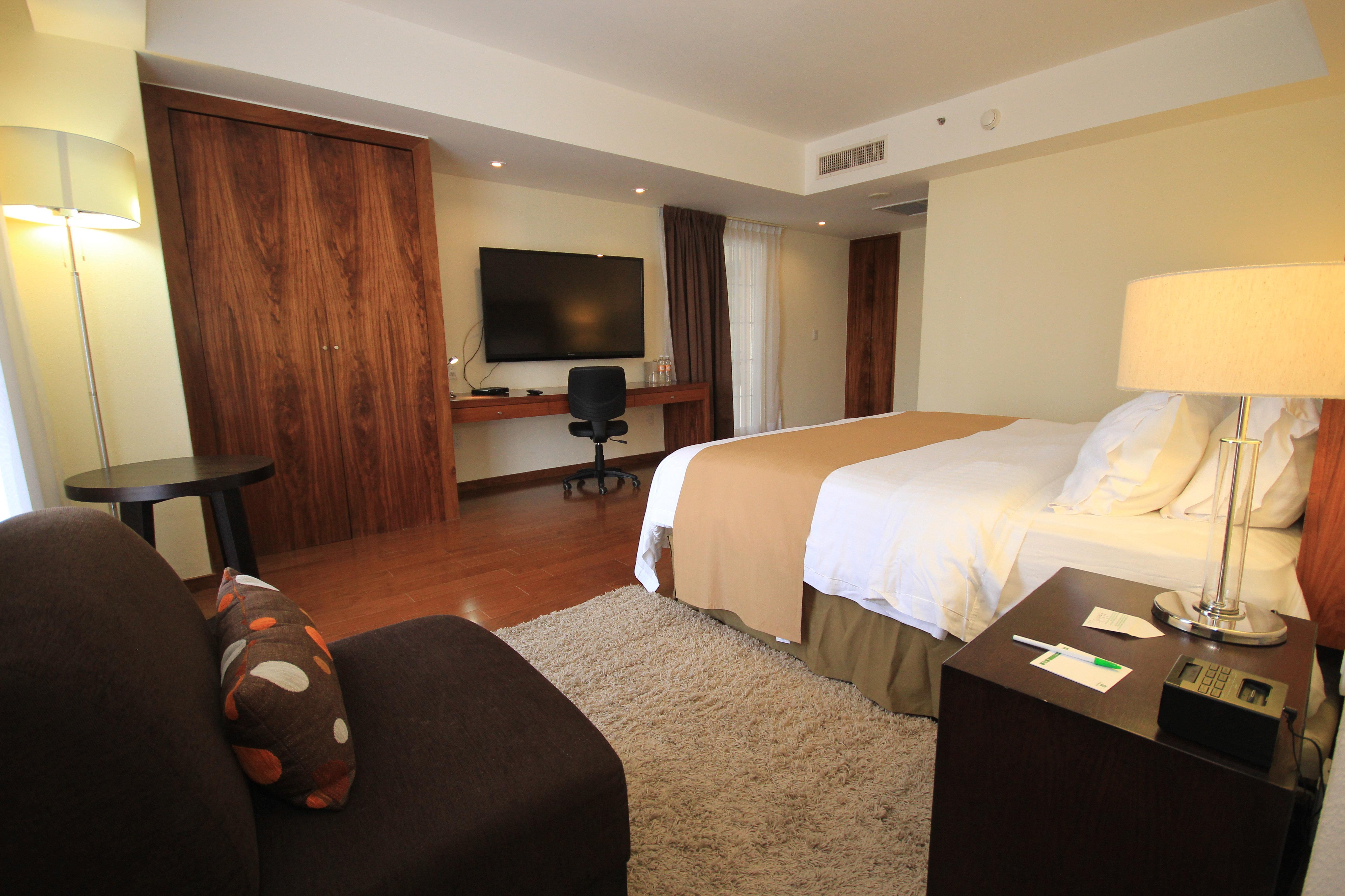 Holiday Inn Leon By Ihg Экстерьер фото